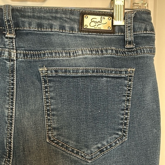 Earl Jeans Straight Cuff Medium Wash Distressed Jeans Women’s Size 6 - Picture 5 of 10
